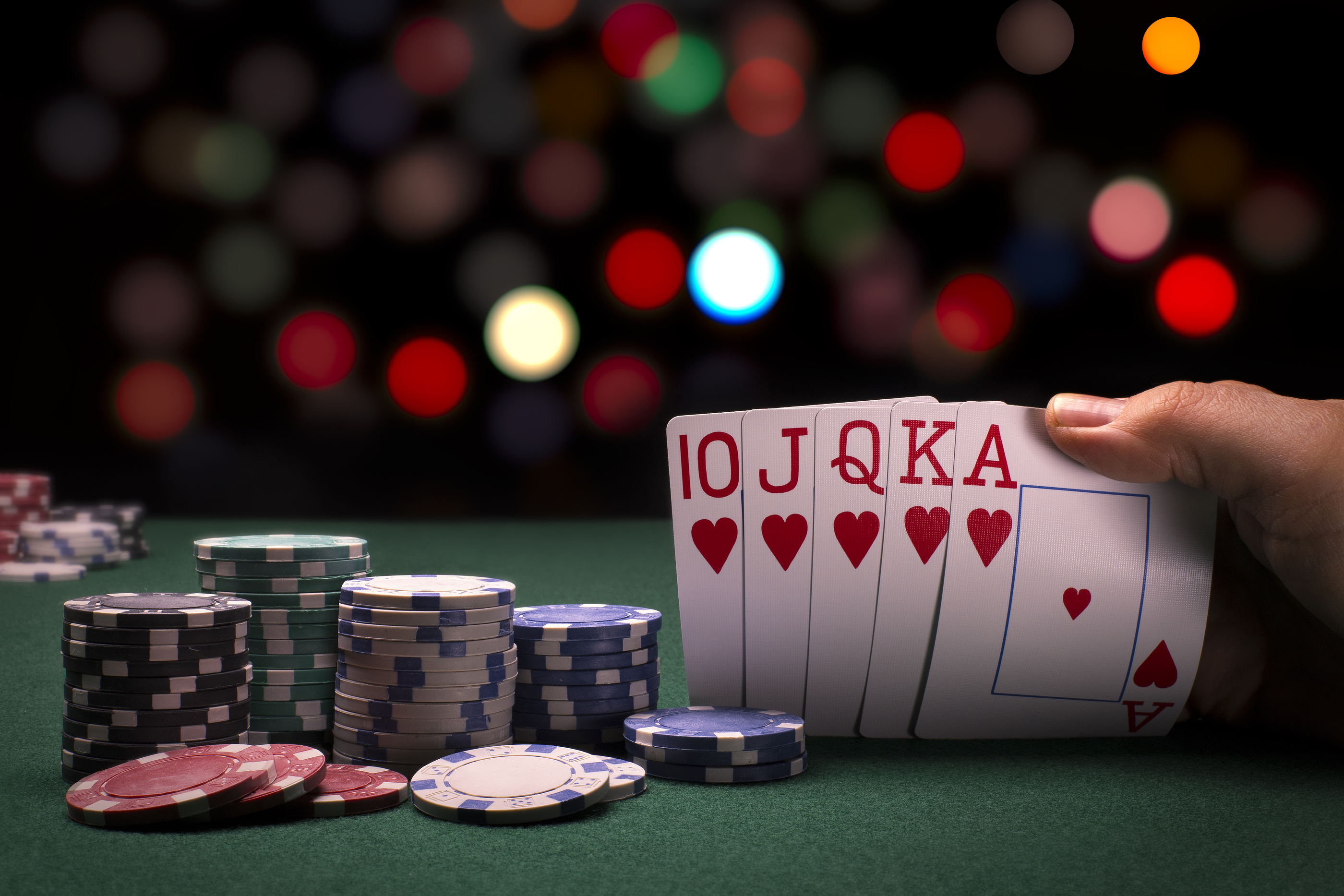 How To Expertise In Online Poker Games