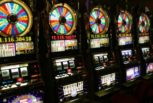 A Tonne of Fun Playing Slots Online